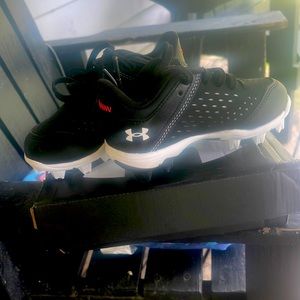 Toddler size 9 Under armor cleats. New never wore
